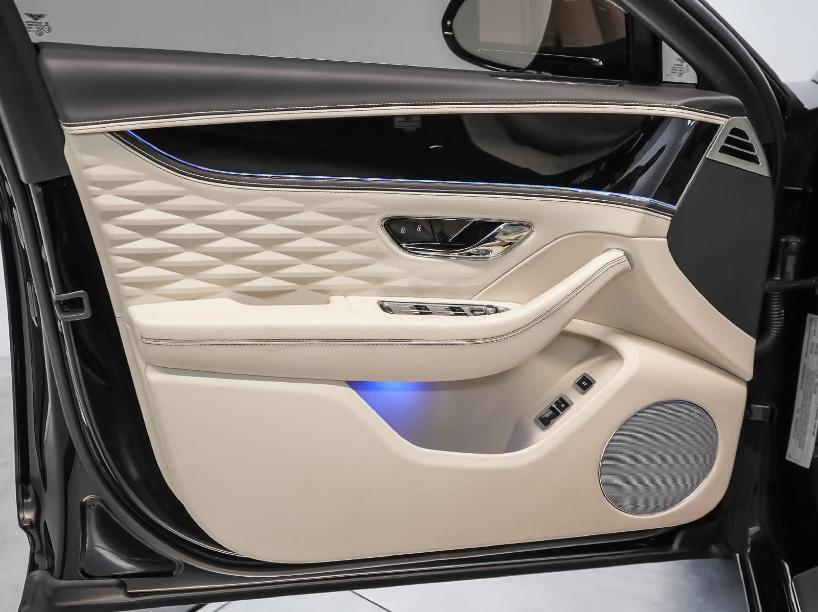 Used 2022 Bentley Flying Spur V8 AWD/4WD image 25