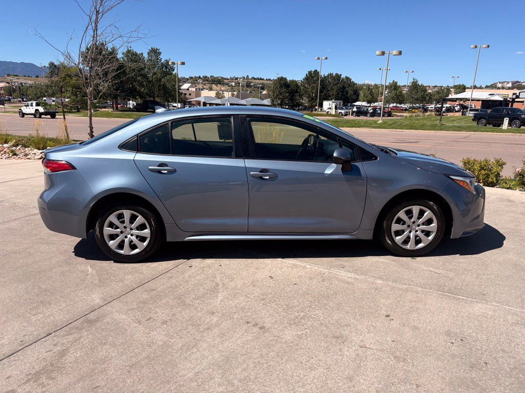 Used 2025 Toyota Corolla LE w/ Carpet Mat Package (TMS) FWD image 9