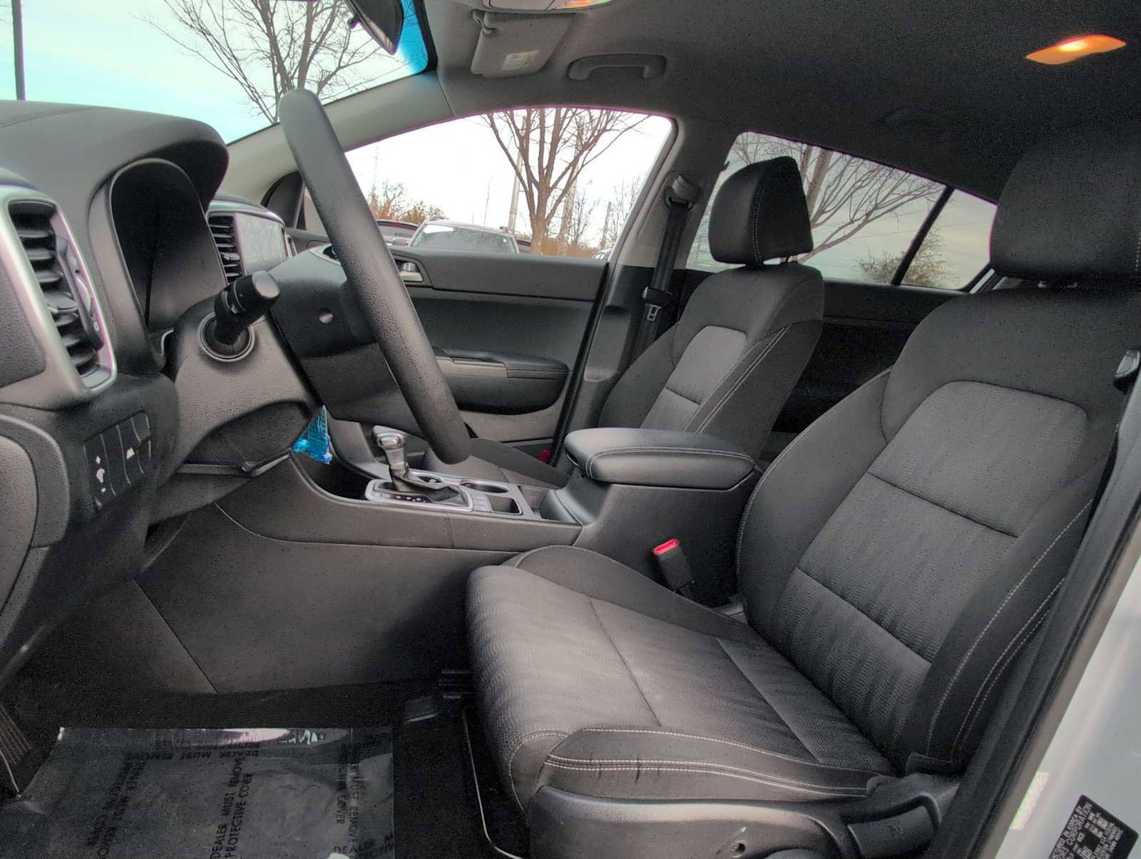 Used 2020 Kia Sportage LX image 17