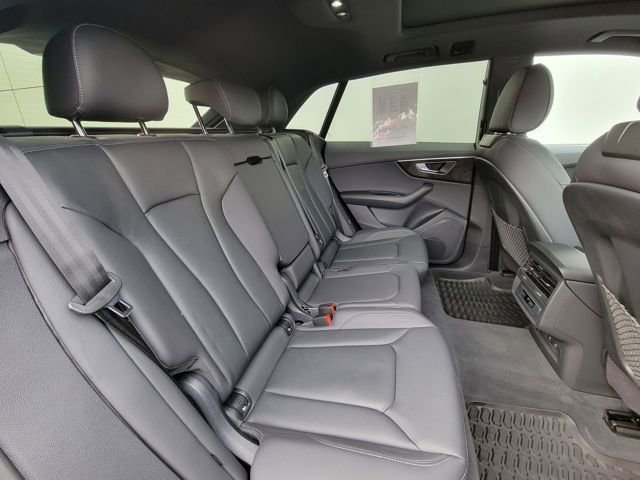 Used 2025 Audi Q8 Premium w/ Convenience Package image 17
