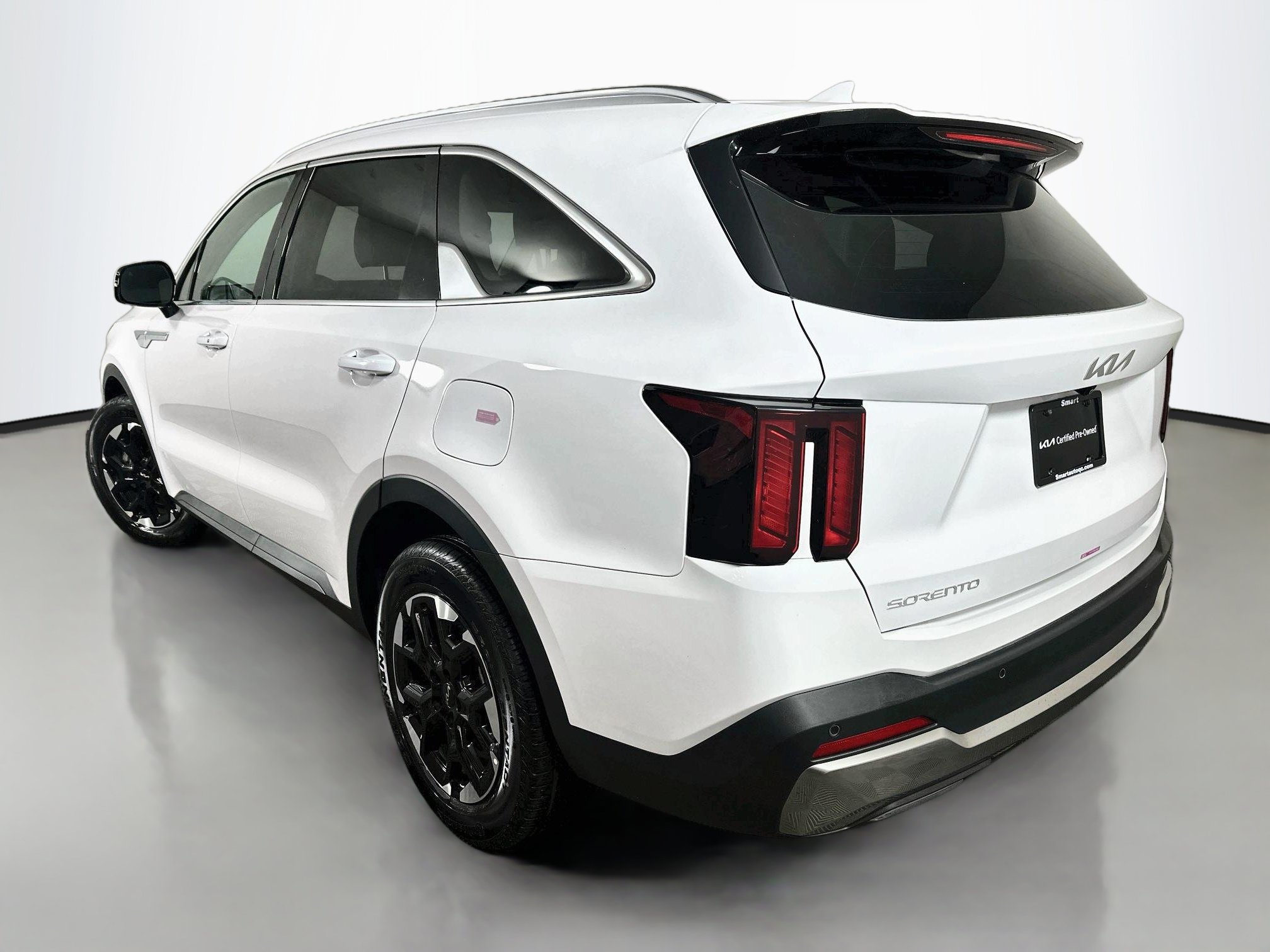 Certified 2025 Kia Sorento S w/ Panoramic Sunroof Package FWD image 5