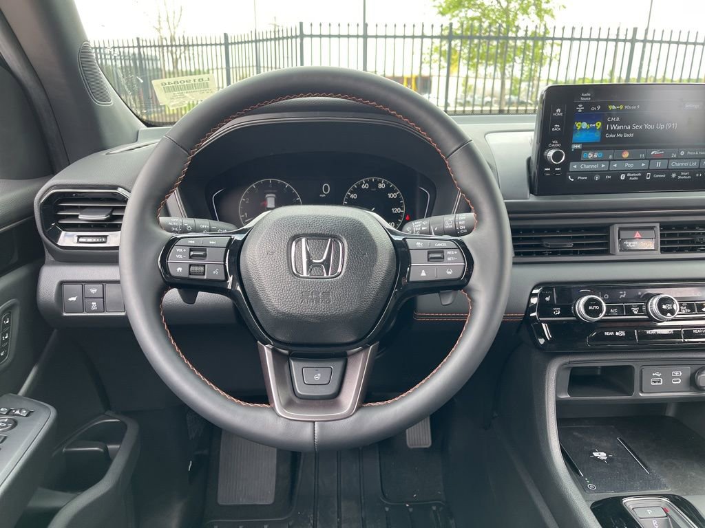 Certified 2025 Honda Pilot TrailSport image 19