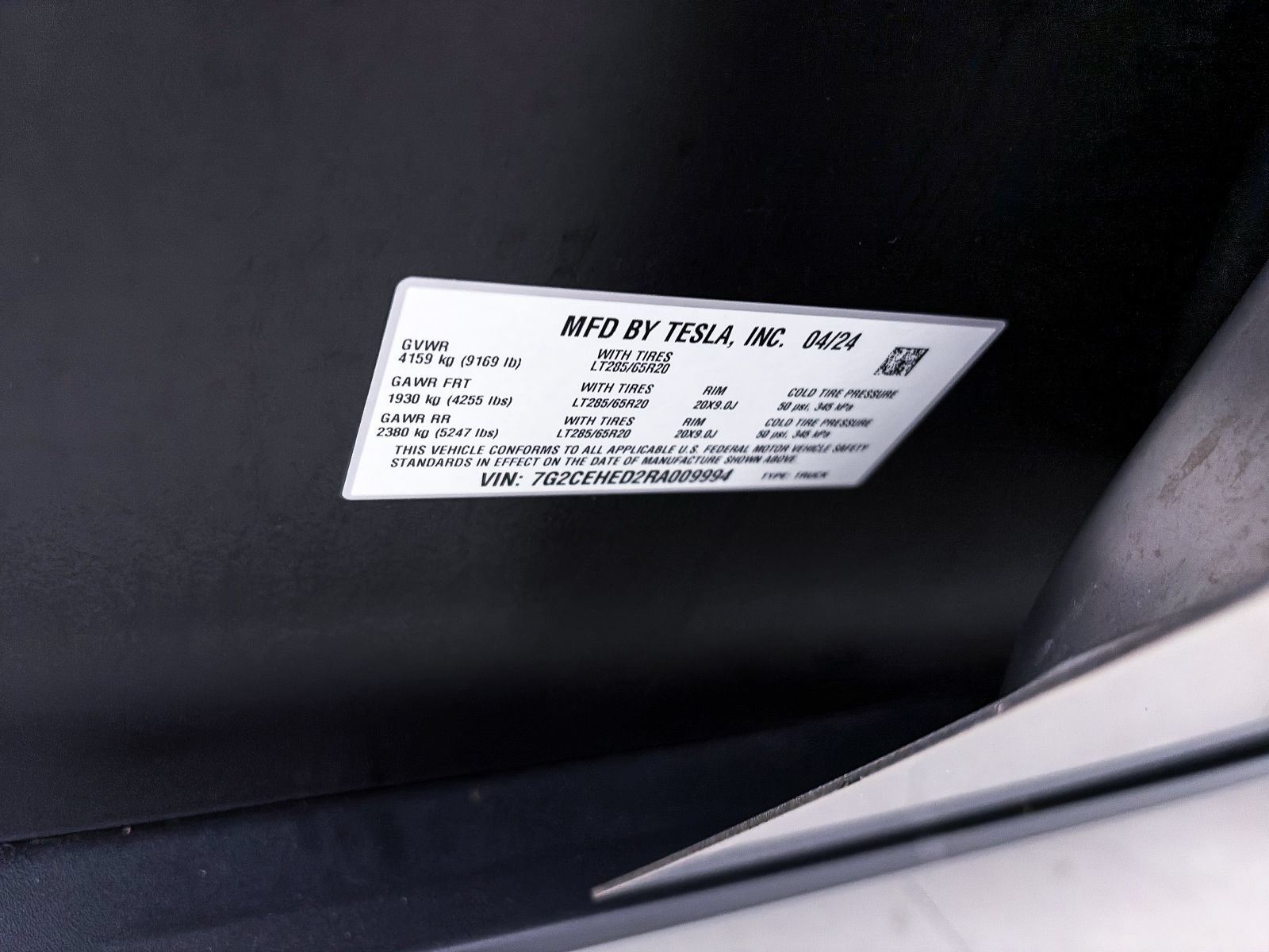 Used 2024 Tesla Cybertruck AWD Crew Cab image 37