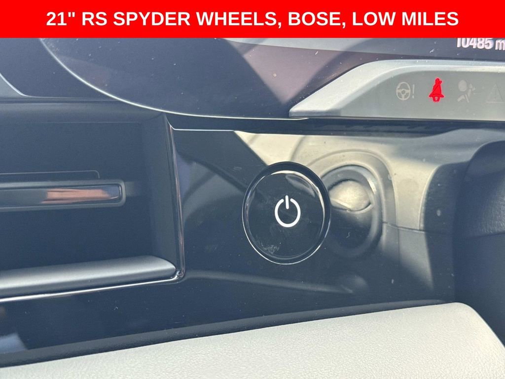 Used 2023 Porsche Taycan image 28