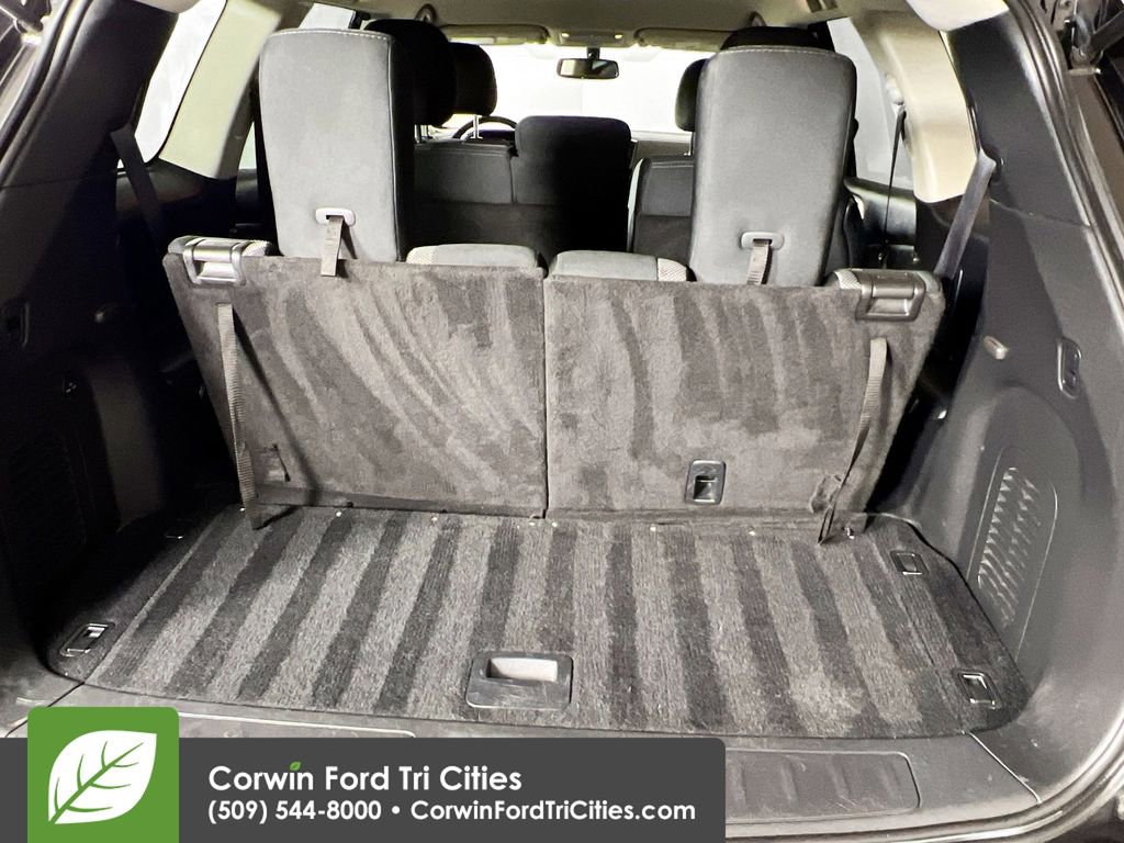 Used 2018 Nissan Pathfinder SV image 13