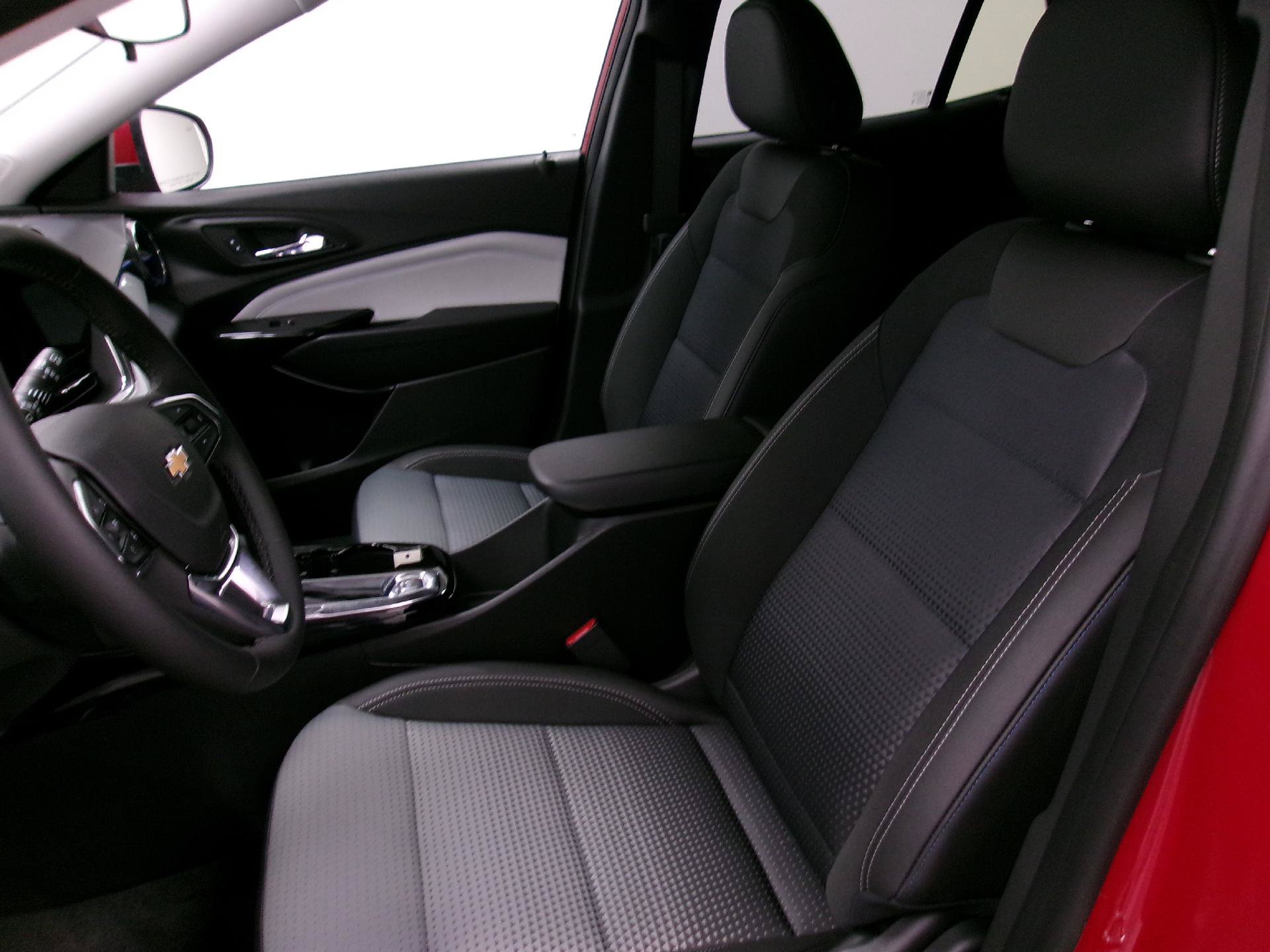 New 2026 Chevrolet Trax LT w/ Driver Confidence Package FWD image 12