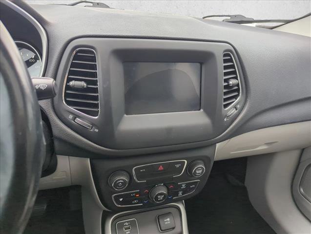 Used 2019 Jeep Compass Latitude w/ Popular Equipment Group image 9