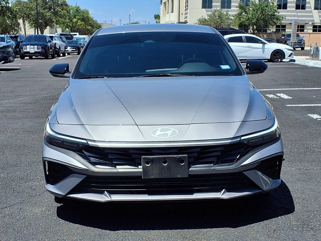 Used 2025 Hyundai Elantra Sport FWD image 8