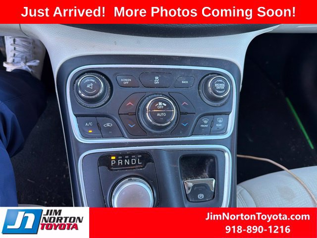Used 2015 Chrysler 200 Limited w/ Convenience Group FWD image 14