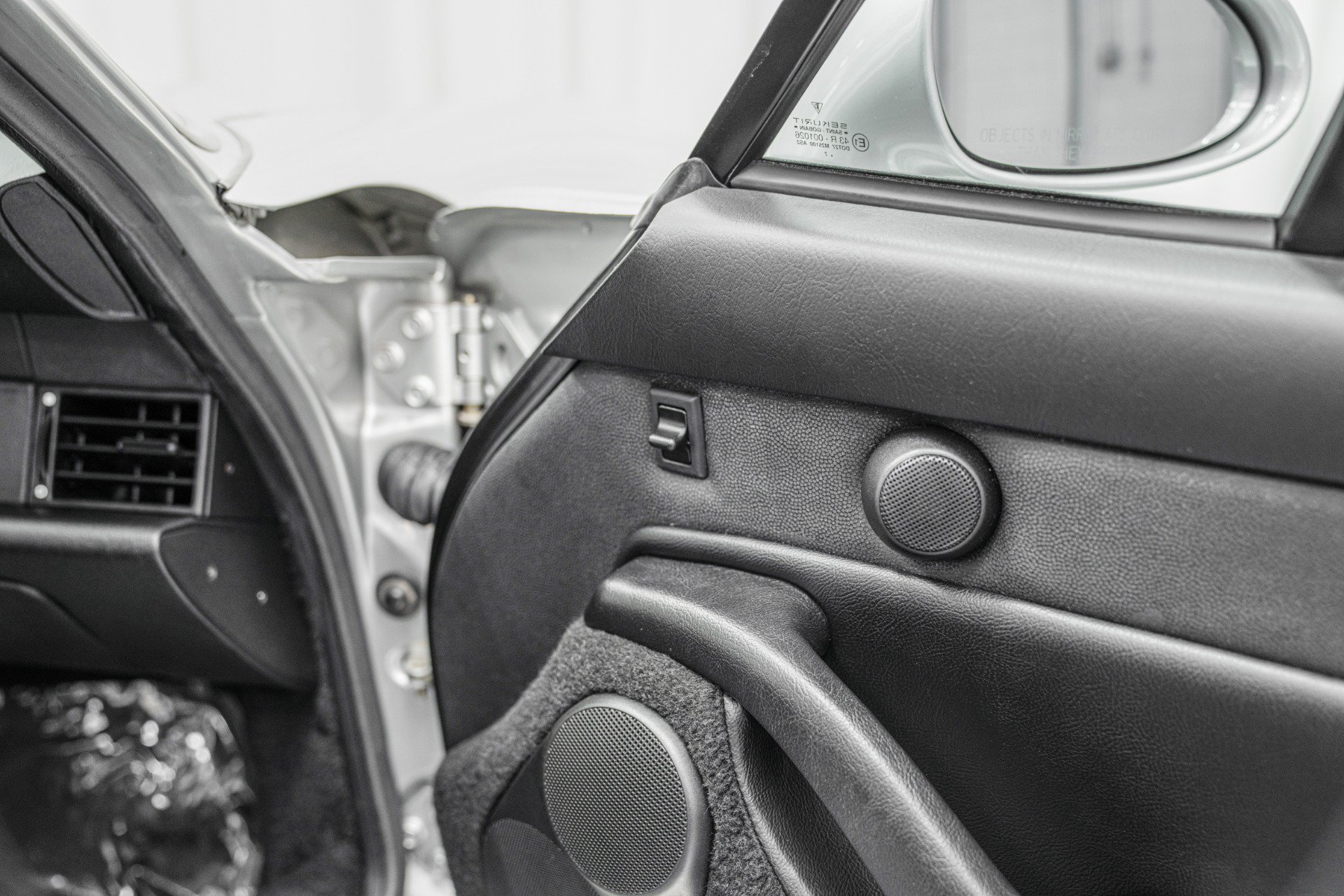 Used 1998 Porsche 911 GT3 RS image 28