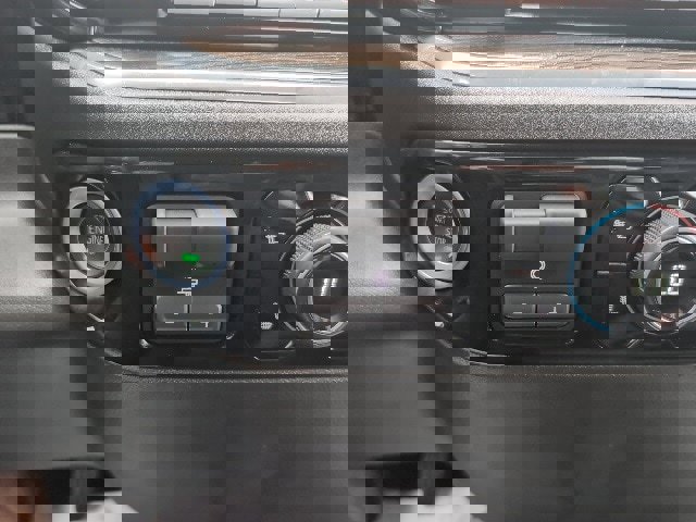 Used 2025 Chevrolet Silverado 1500 LT image 30