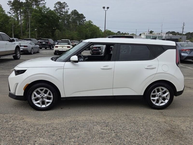 Used 2023 Kia Soul LX w/ Option Group 015 image 5