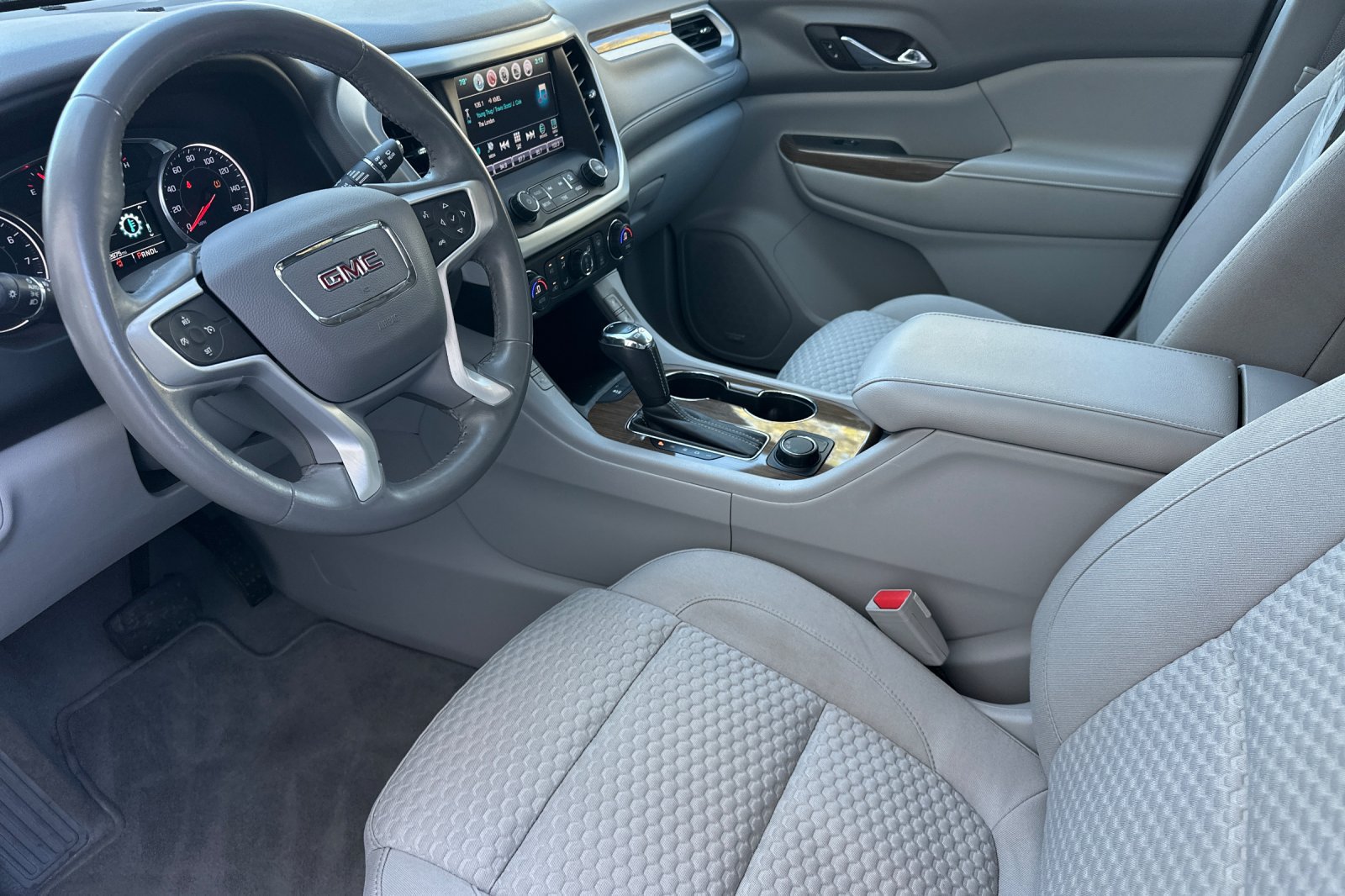 Used 2017 GMC Acadia SLE w/ Driver Alert Package I FWD image 10