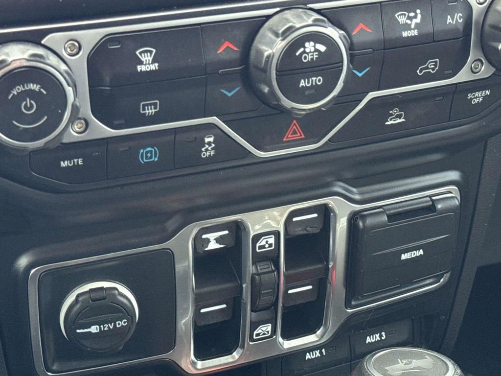 Used 2023 Jeep Wrangler Unlimited image 19