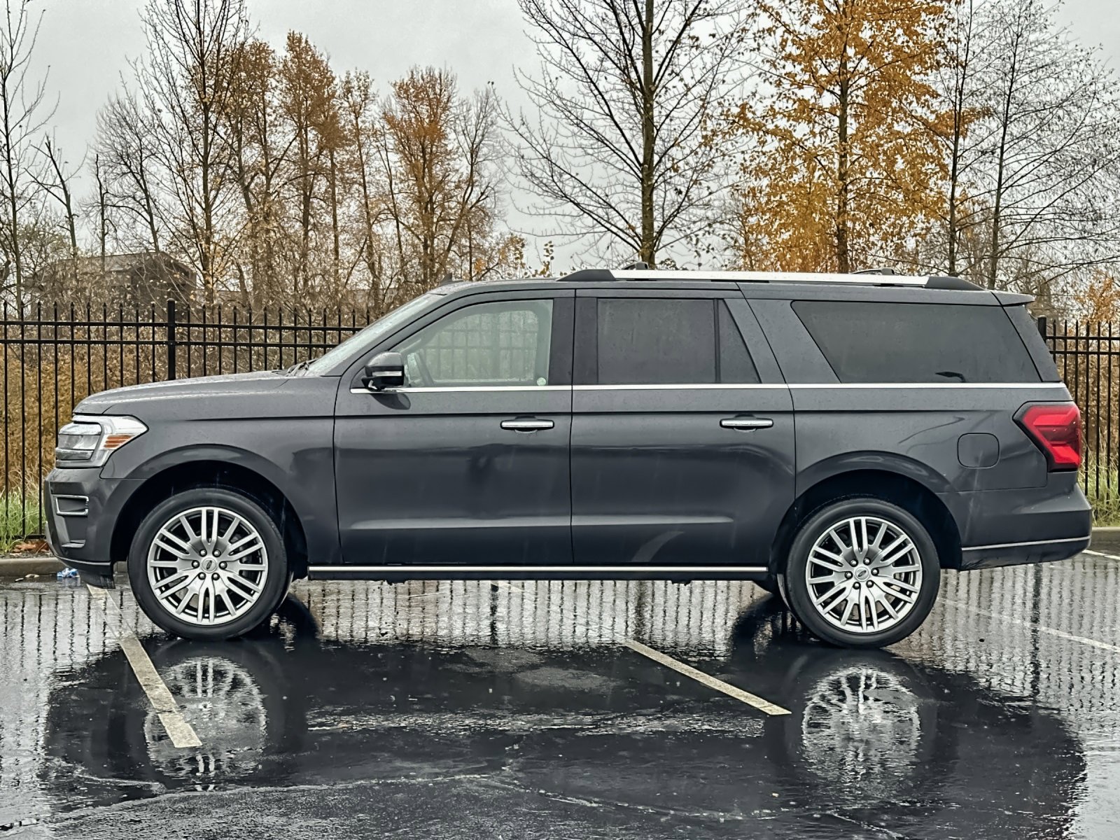 Used 2024 Ford Expedition Max Limited image 7