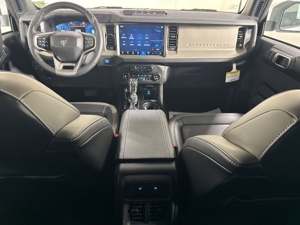 New 2025 Ford Bronco Outer Banks w/ Sasquatch Package image 17