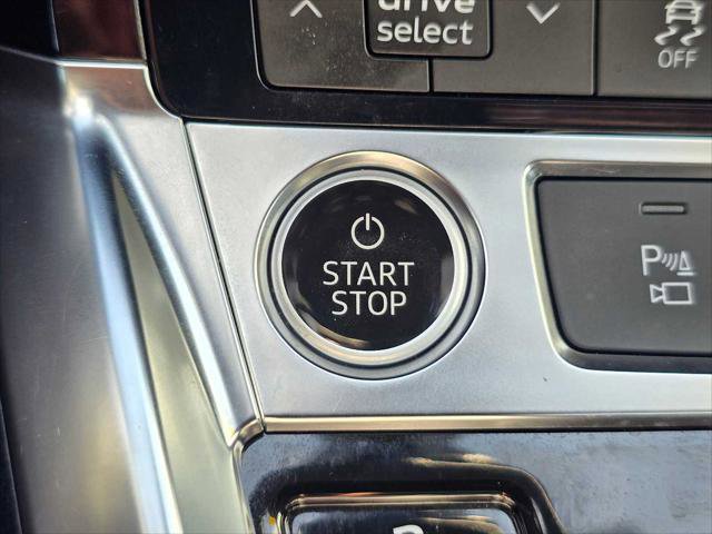 Used 2024 Audi Q8 e-tron Premium image 35