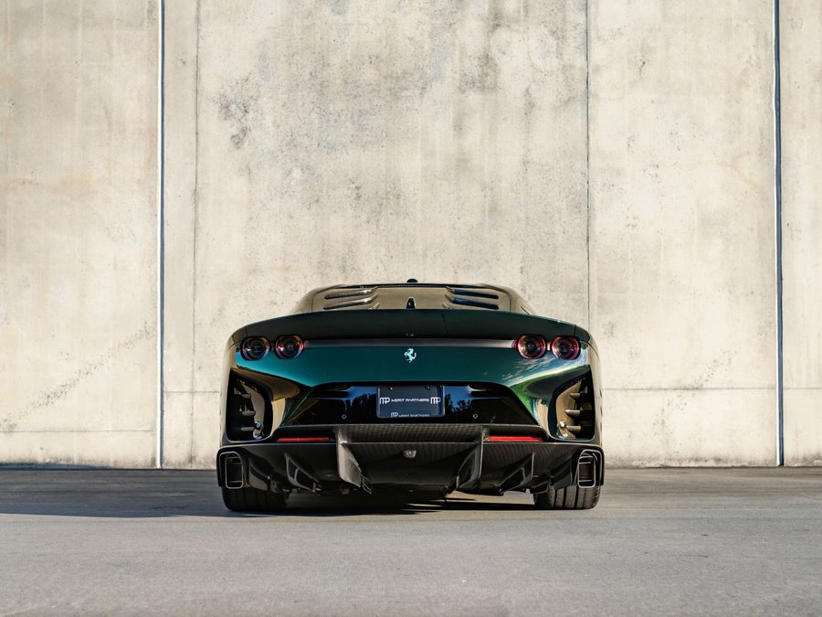 Used 2022 Ferrari 812 Competizione image 5