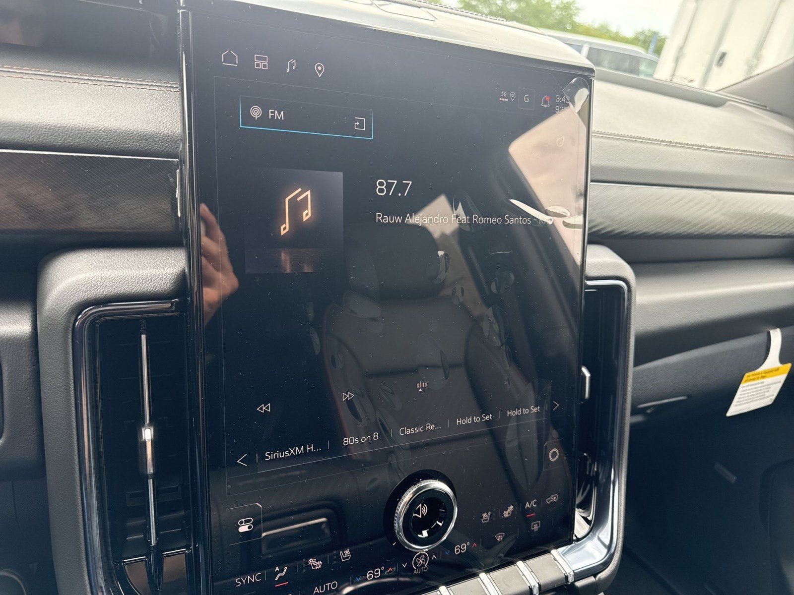 New 2026 GMC Yukon XL AT4 w/ AT4 Premium Plus Package AWD/4WD image 15