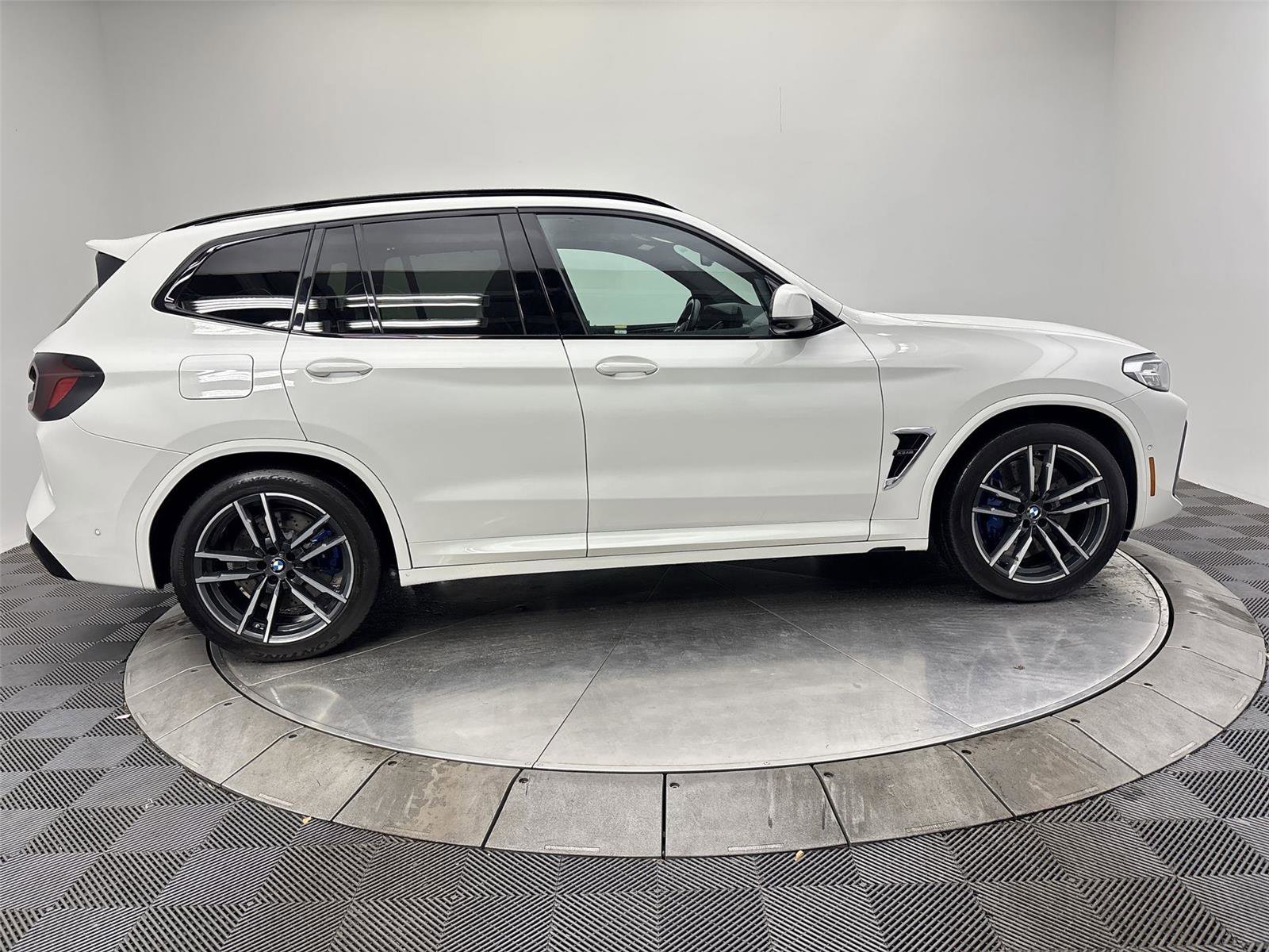 Used 2022 BMW X3 M w/ Executive Package image 17