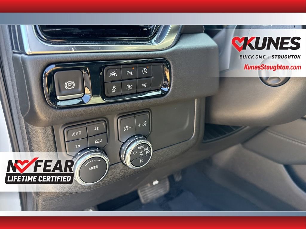 Used 2025 GMC Yukon XL Denali AWD/4WD image 25