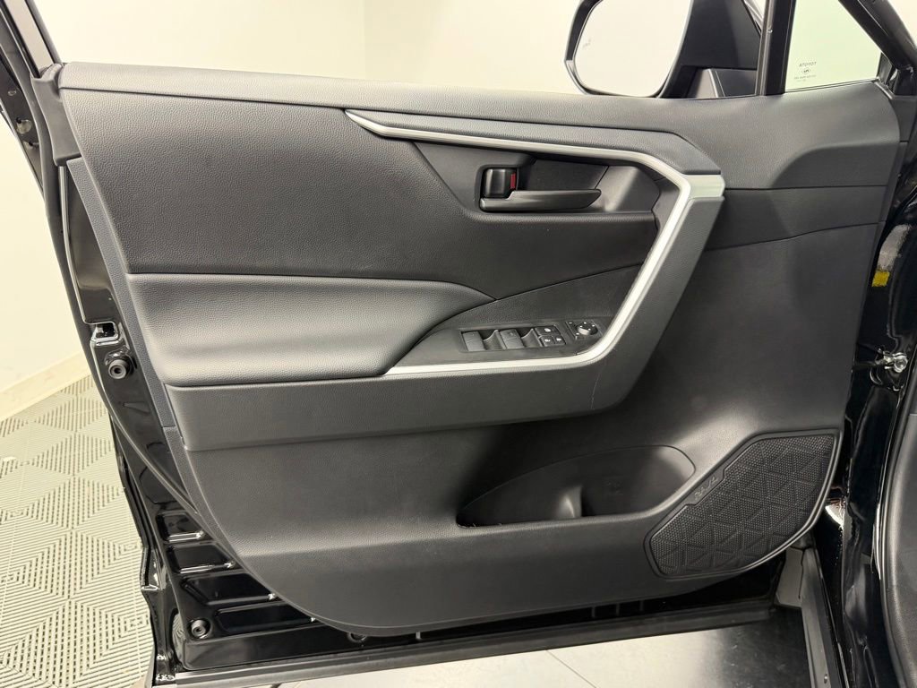 Used 2025 Toyota RAV4 LE FWD image 19