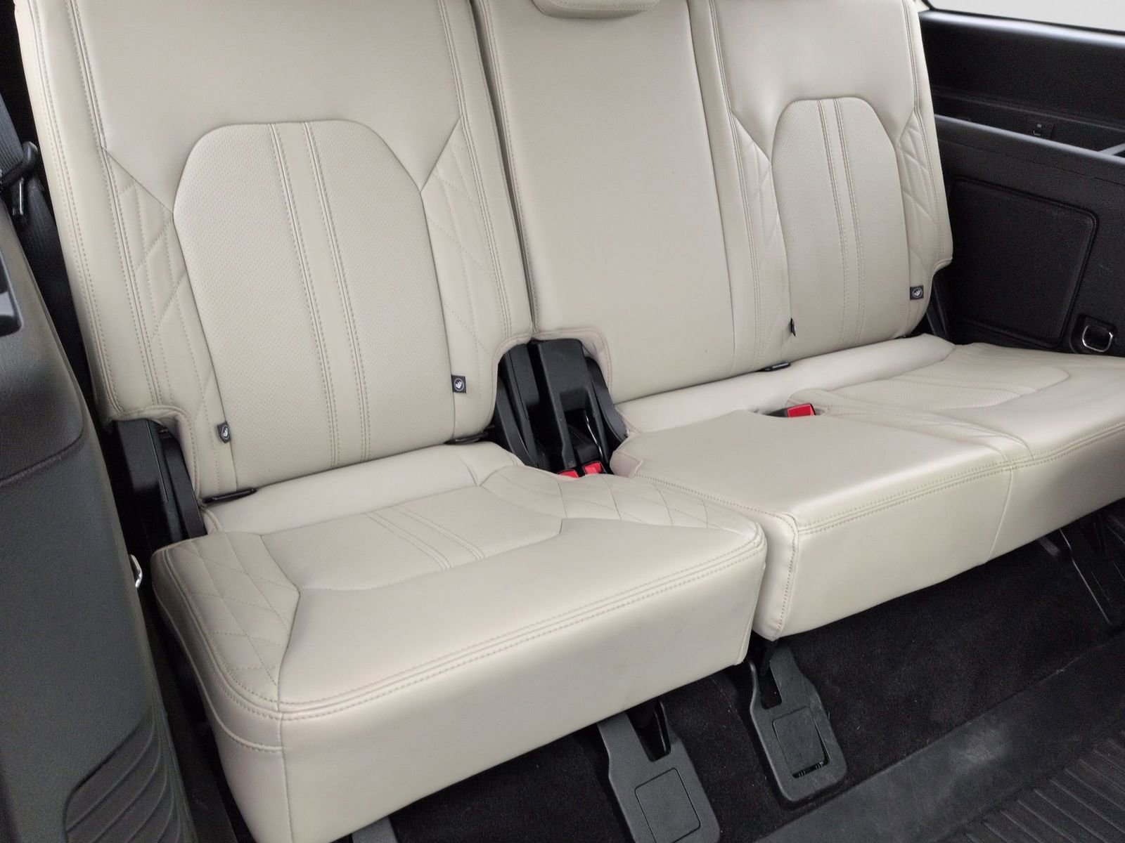 Used 2019 Ford Expedition Platinum image 25