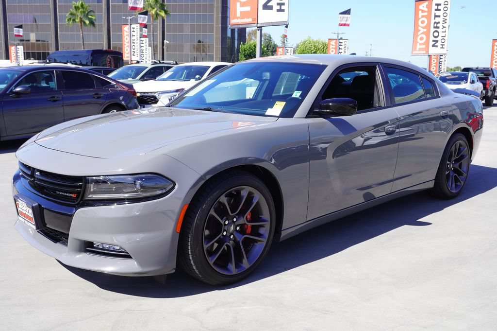 Used 2023 Dodge Charger SXT w/ Plus Group RWD image 4