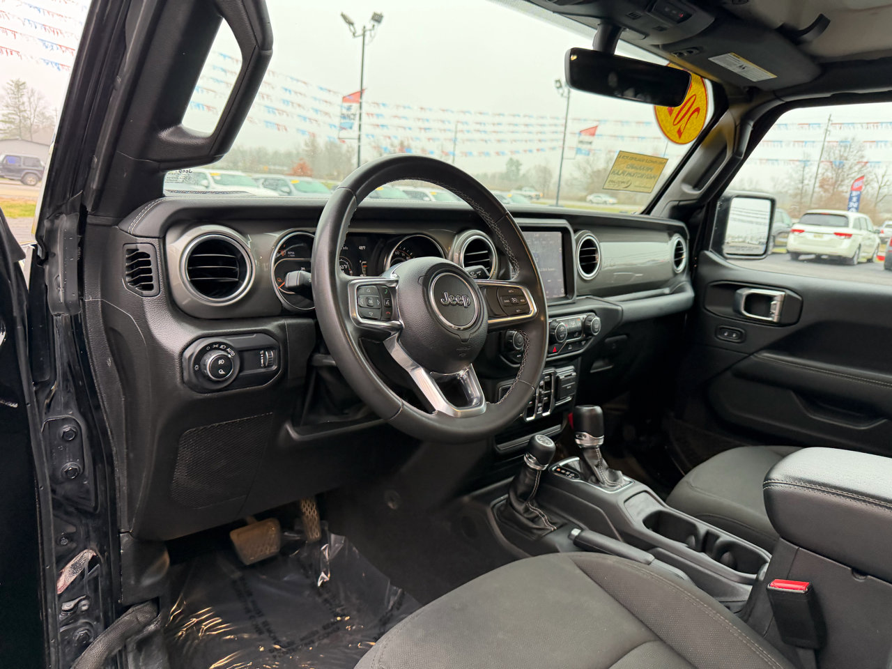 Used 2023 Jeep Gladiator Overland image 13