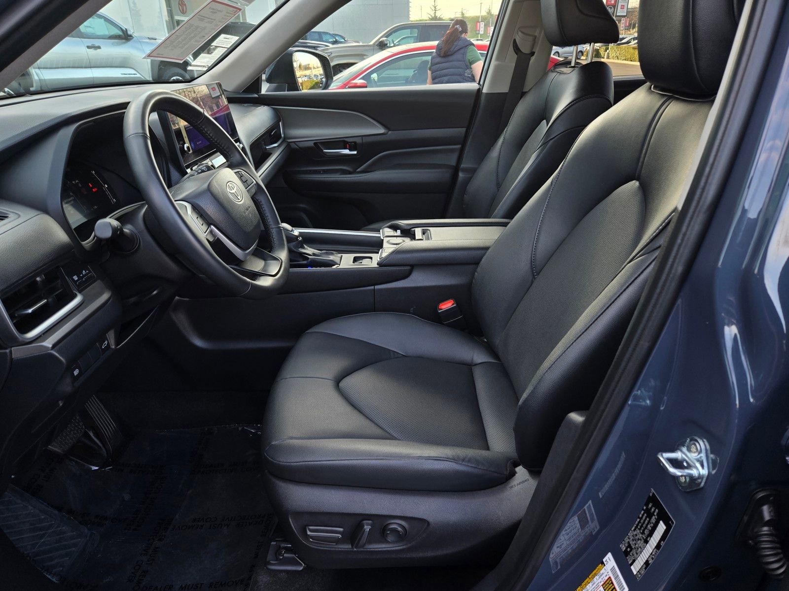 Certified 2025 Toyota Grand Highlander AWD image 17