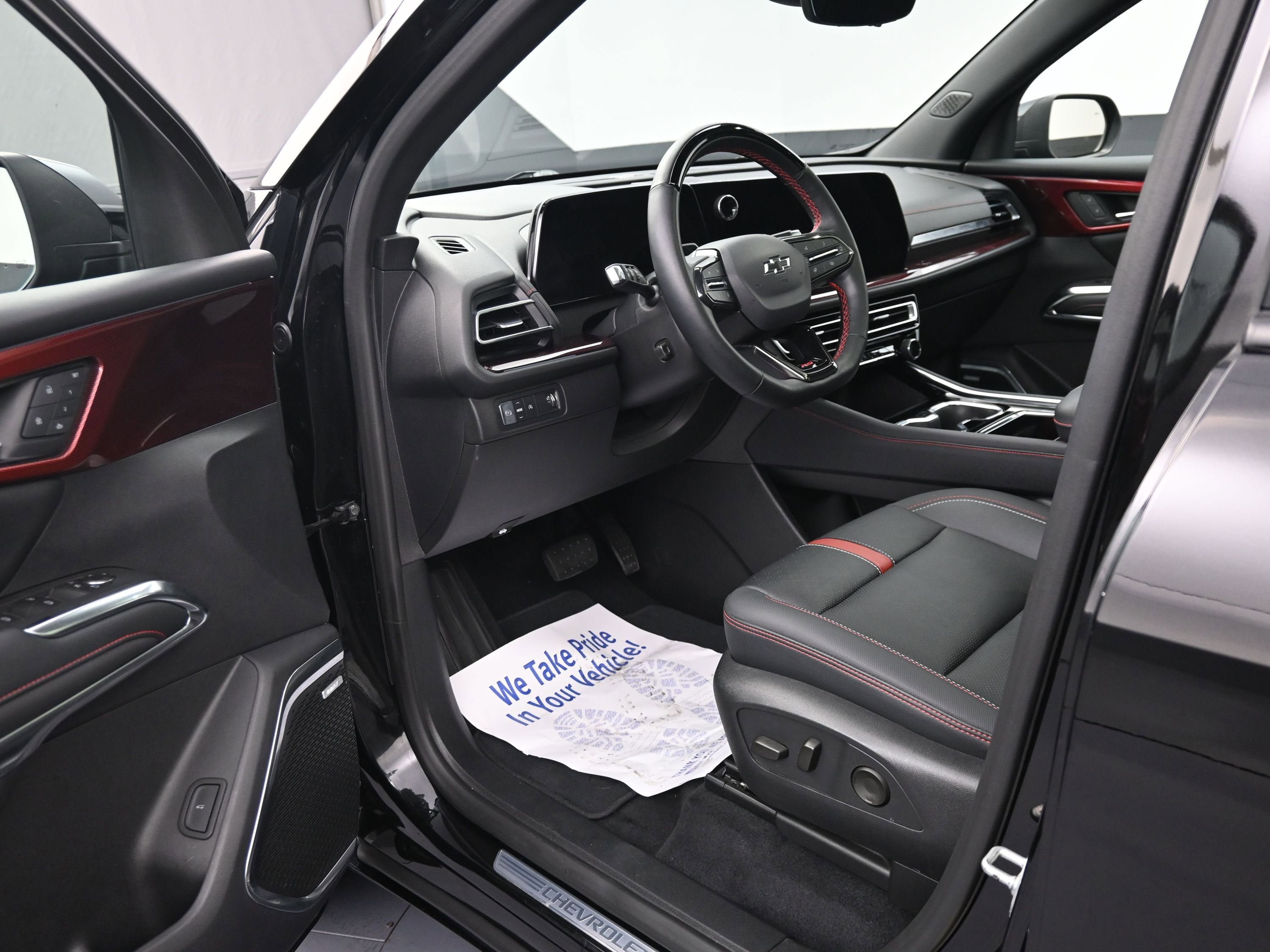 Certified 2024 Chevrolet Traverse RS FWD image 9