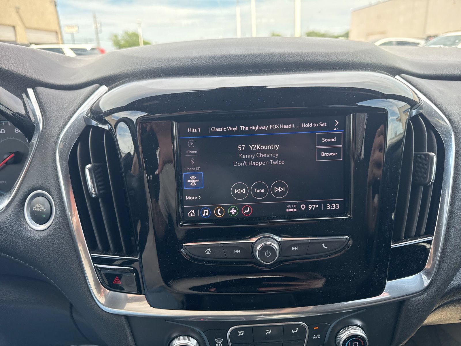 Used 2023 Chevrolet Traverse LT w/ LPO, Floor Liner Package FWD image 13