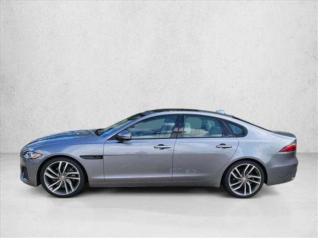 Used 2021 Jaguar XF SE RWD image 8