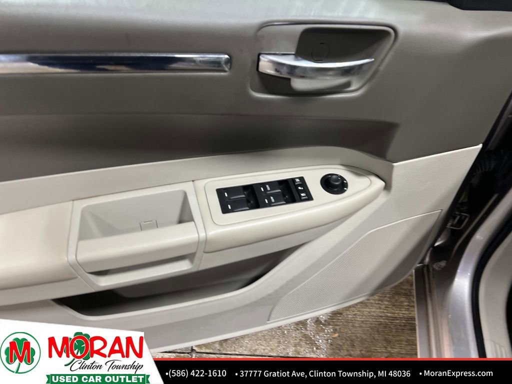 Used 2008 Chrysler 300 Touring image 15