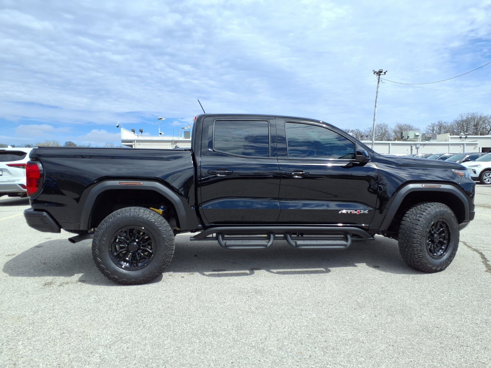 Used 2024 GMC Canyon AT4X image 36