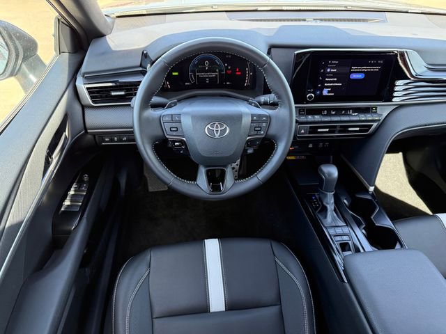Used 2025 Toyota Camry SE image 25