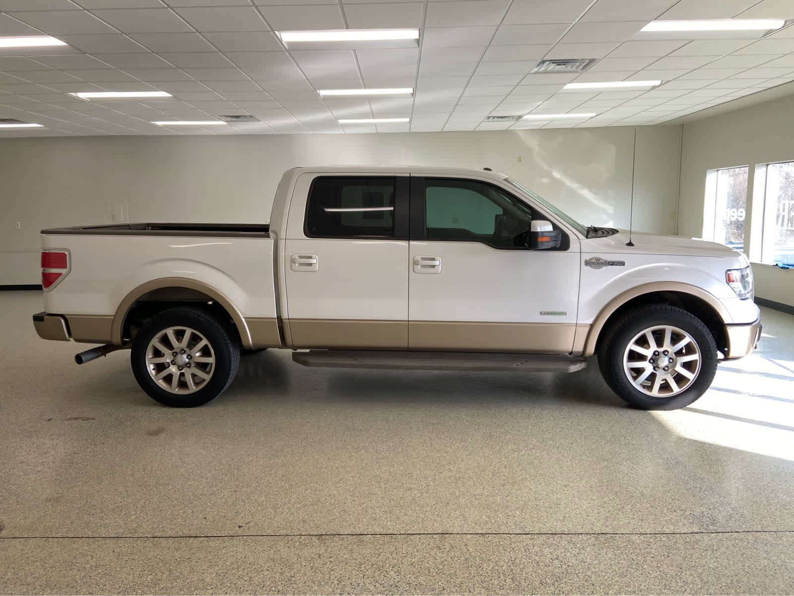 Used 2014 Ford F150 King Ranch w/ King Ranch Luxury Package RWD image 6