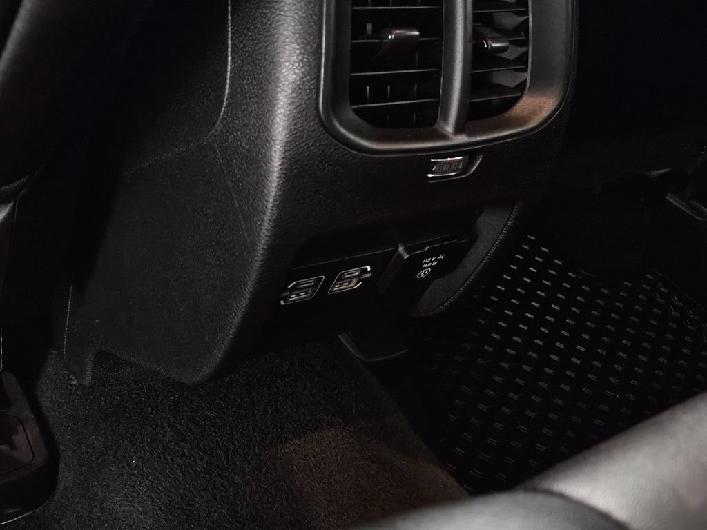 Used 2022 Jeep Cherokee Trailhawk w/ Technology Group B AWD/4WD image 28