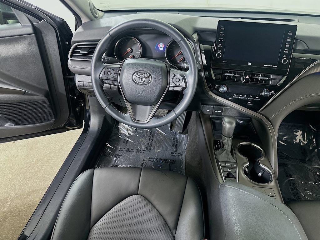 Used 2022 Toyota Camry XSE FWD image 16
