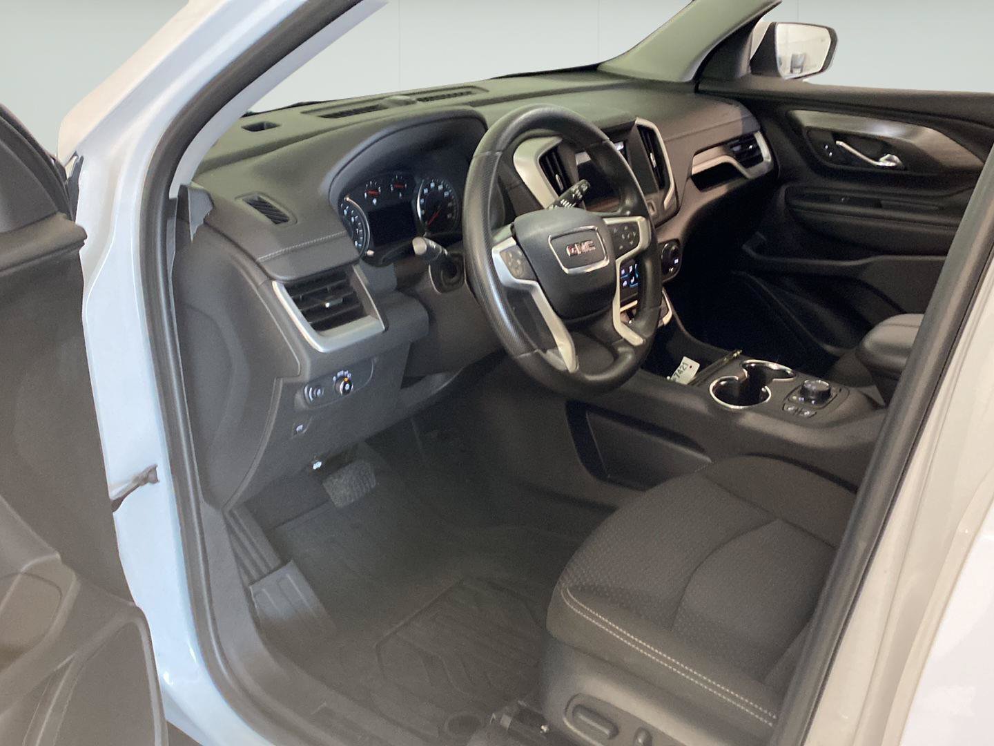 Certified 2023 GMC Terrain SLE w/ Driver Convenience Package AWD/4WD image 28