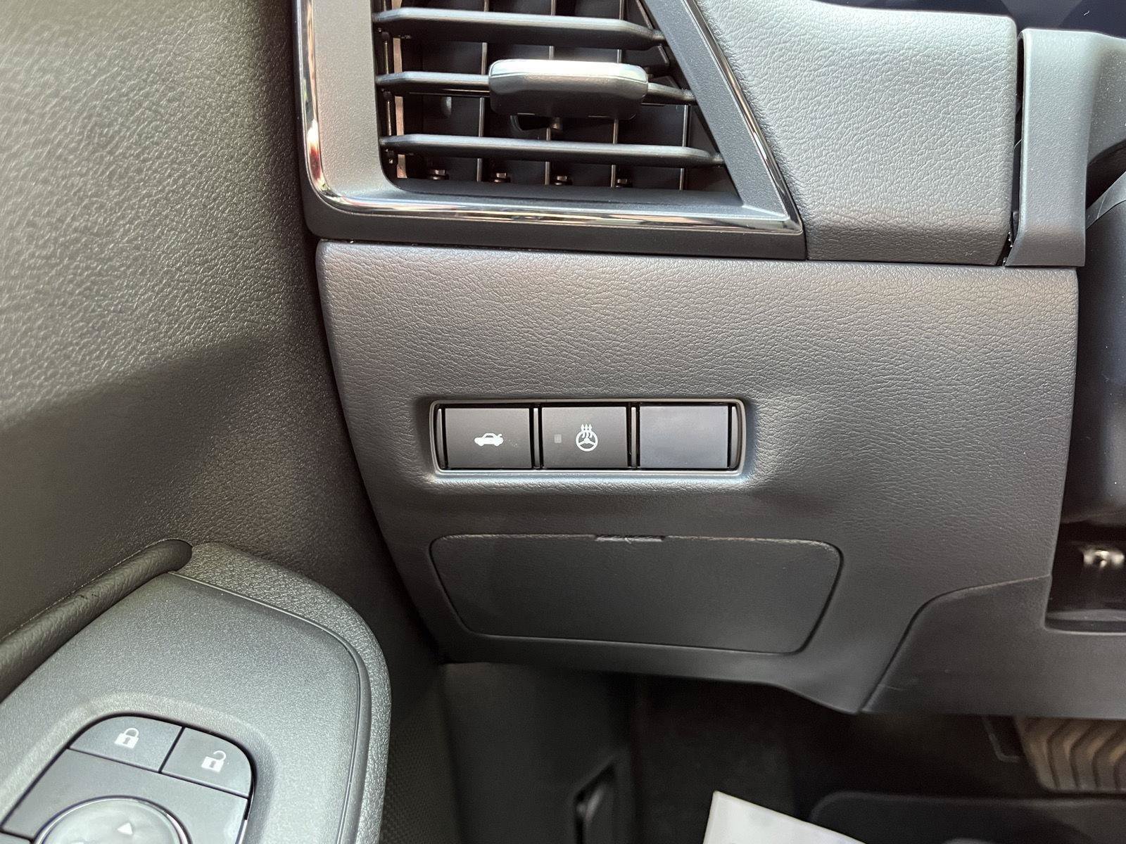 New 2026 Nissan Sentra SV w/ SV Convenience Package FWD image 34