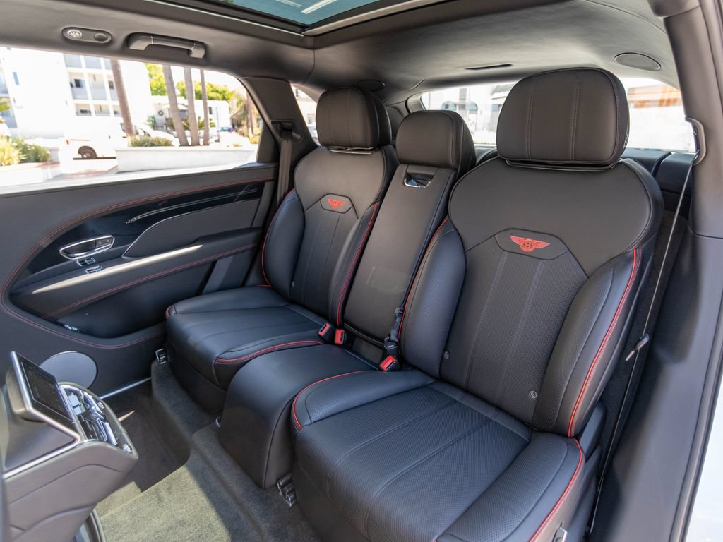 Used 2023 Bentley Bentayga Extended Wheelbase AWD/4WD image 23