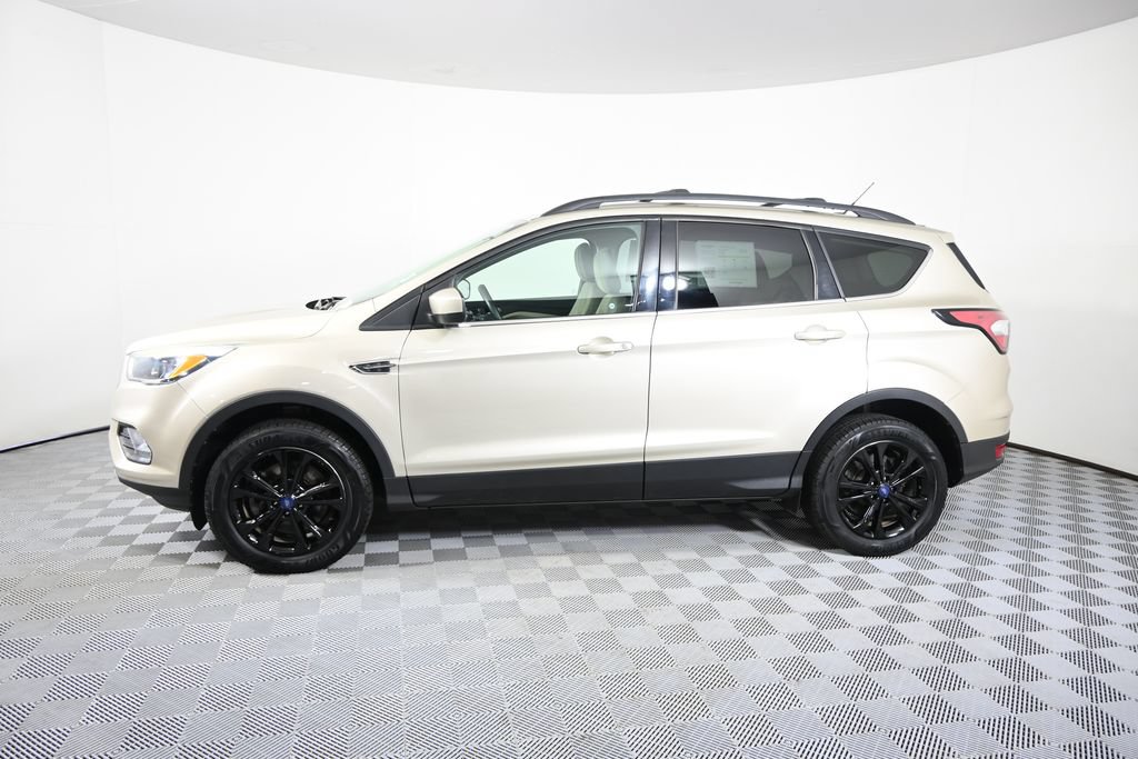 Used 2018 Ford Escape SE AWD/4WD image 2