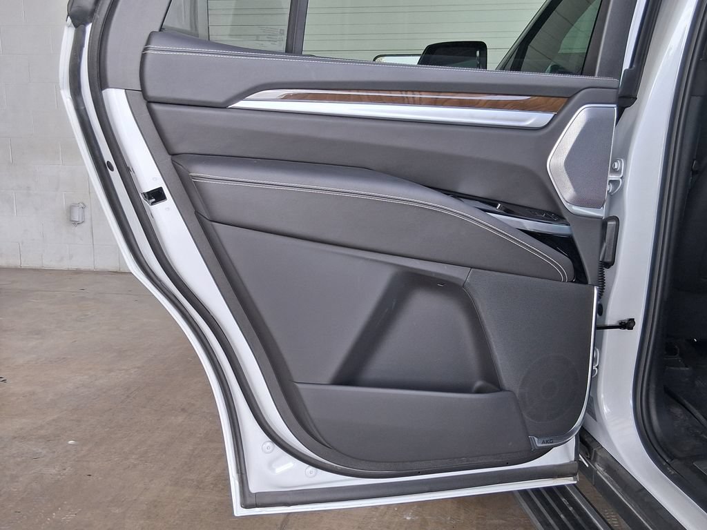 Used 2026 Cadillac Escalade Platinum Sport w/ LPO, Floor Liner Package RWD image 23