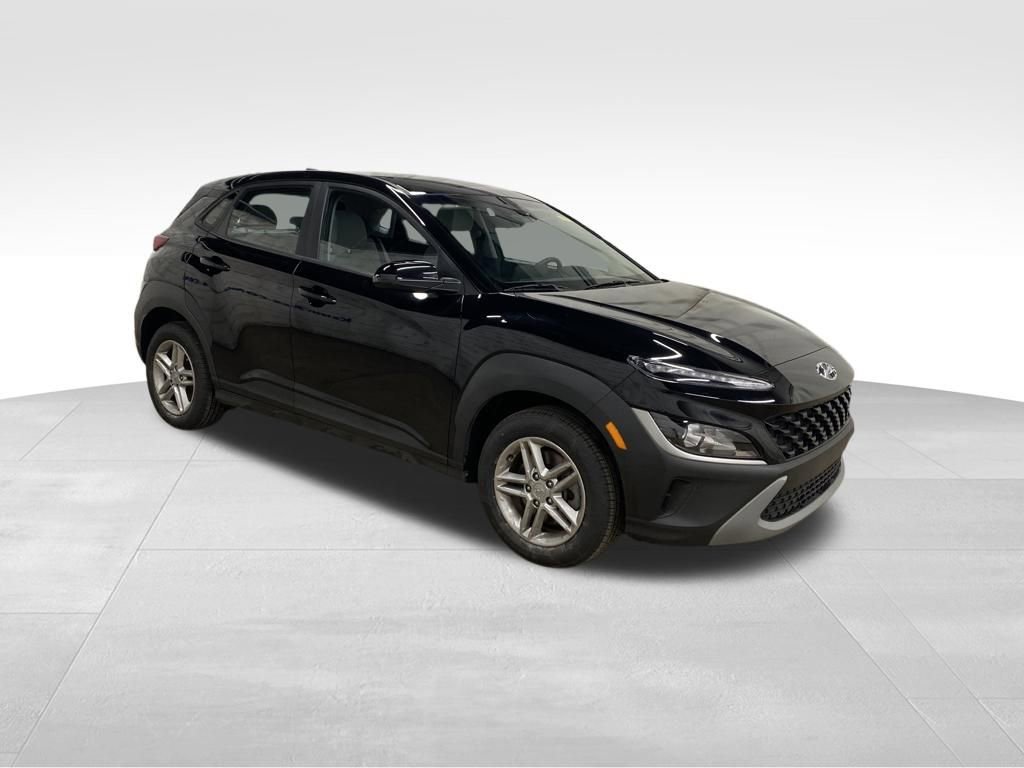 Used 2023 Hyundai Kona SE image 2