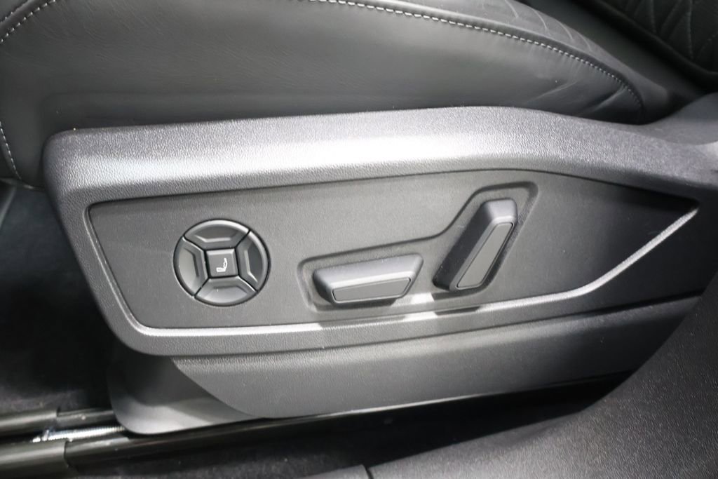Used 2025 Audi SQ5 Prestige w/ Prestige Package AWD/4WD image 14