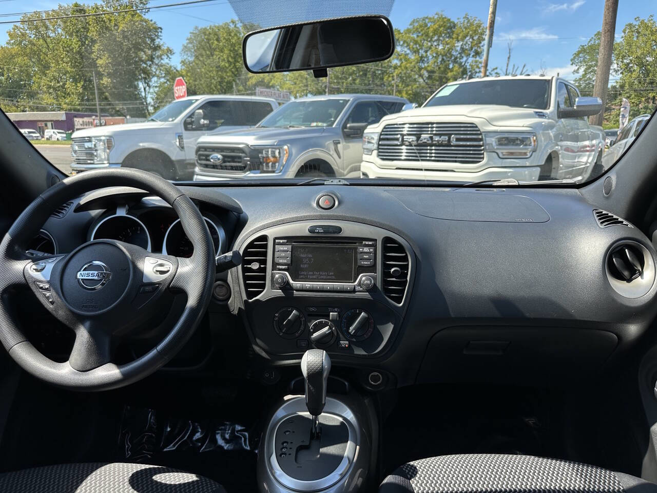 Used 2015 Nissan Juke S image 14