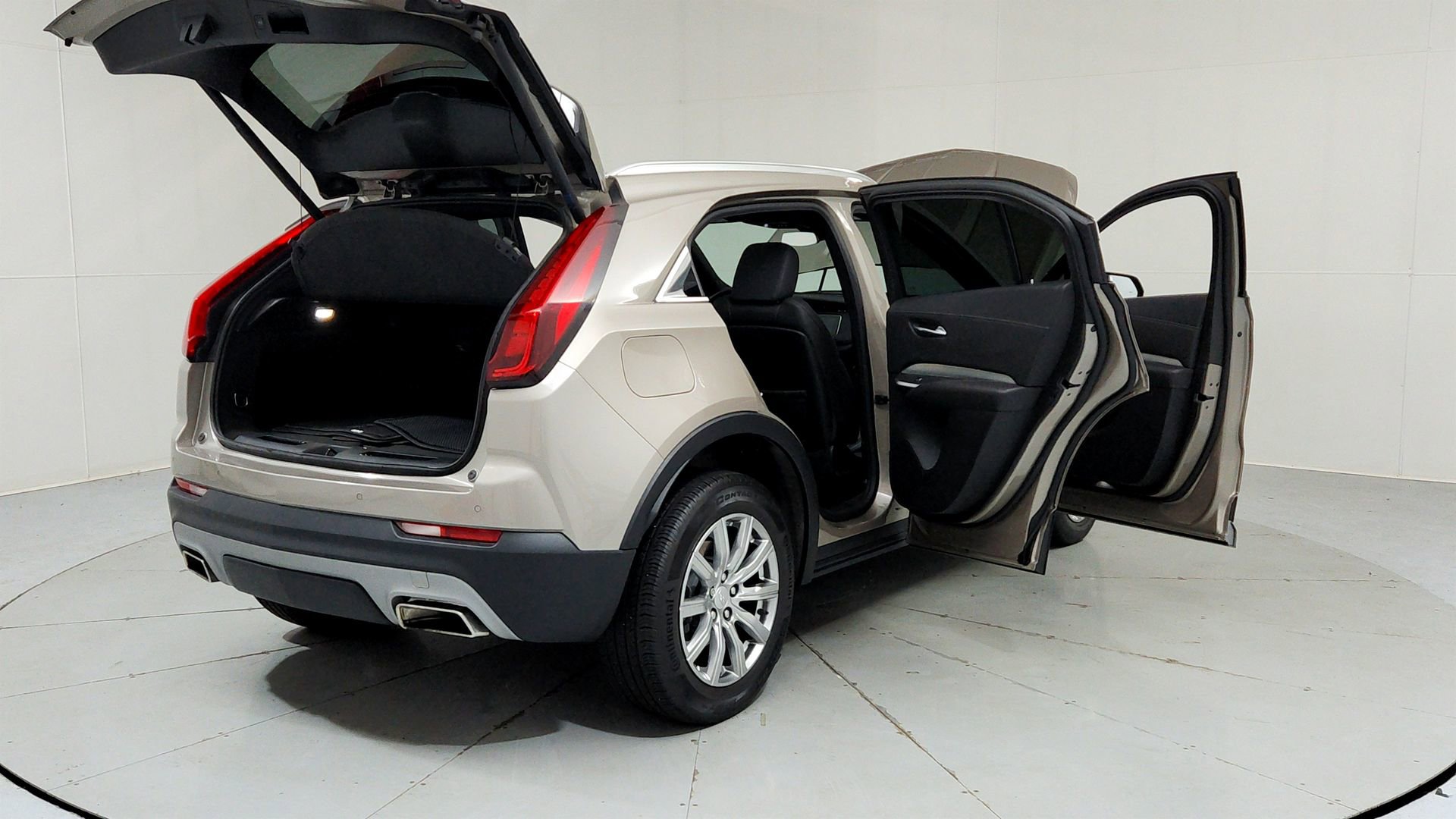 Certified 2023 Cadillac XT4 Premium Luxury w/ Cold Weather Package image 10