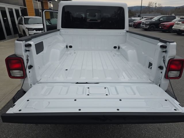 New 2026 Jeep Gladiator Sport AWD/4WD image 26