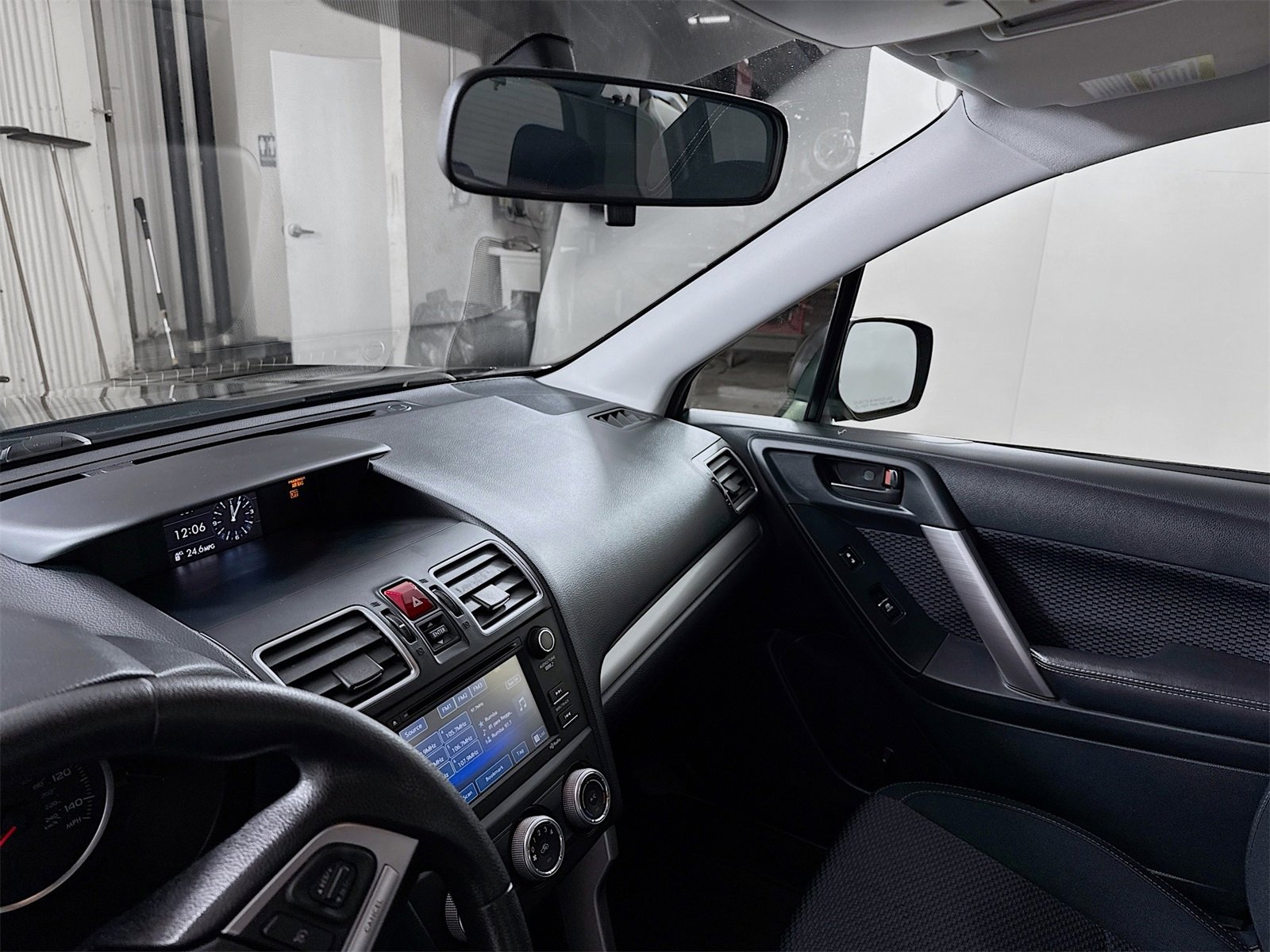 Used 2017 Subaru Forester 2.5i w/ Alloy Wheel Package image 6